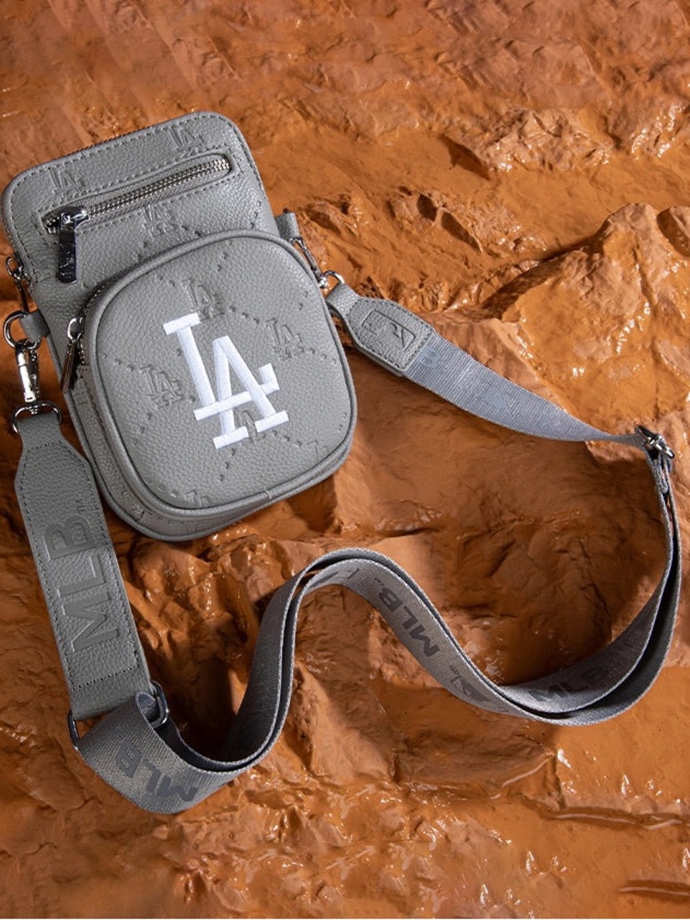 MLB LOS ANGELES DODGERS MINI CROSSBODY PURSE